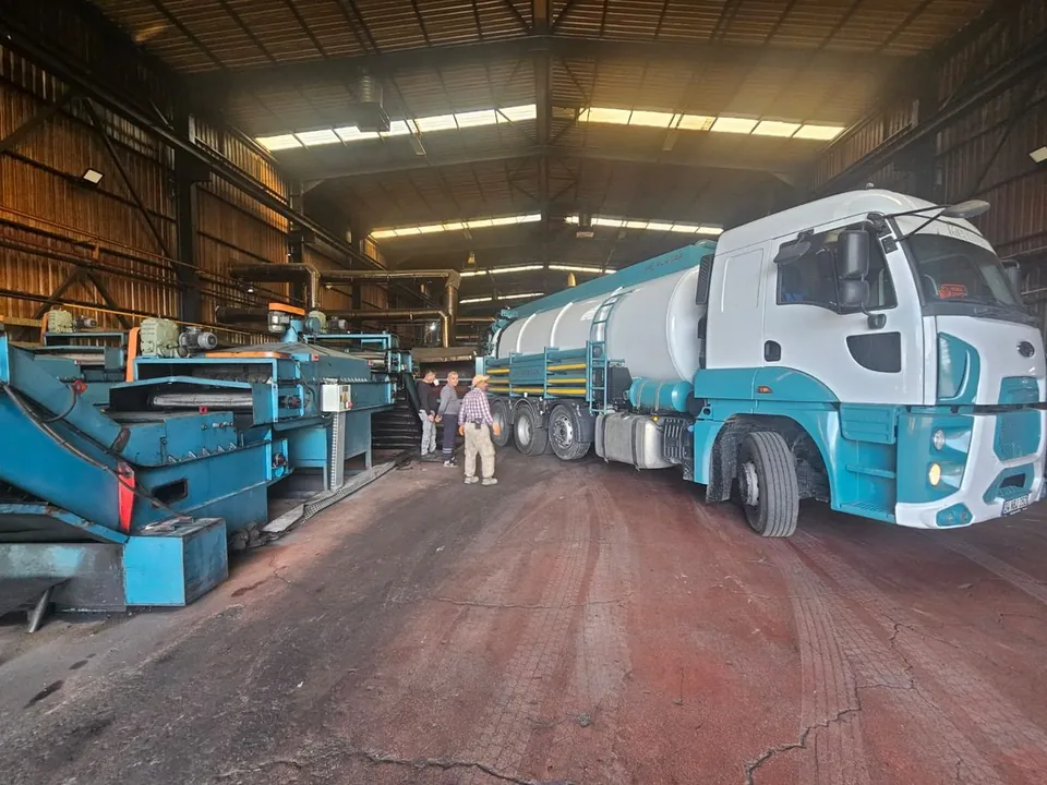 Sarıyer'de sağanak sonrası otoparkta biriken su tahliye edilirken